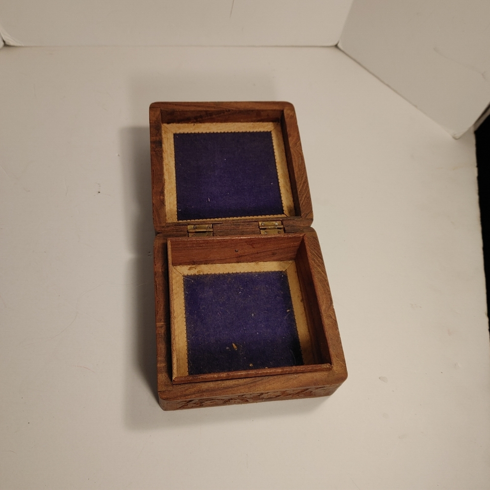 Hand Carved Wooden Trinket Box Blue Lined Treasure Box - Picture 4 of 4